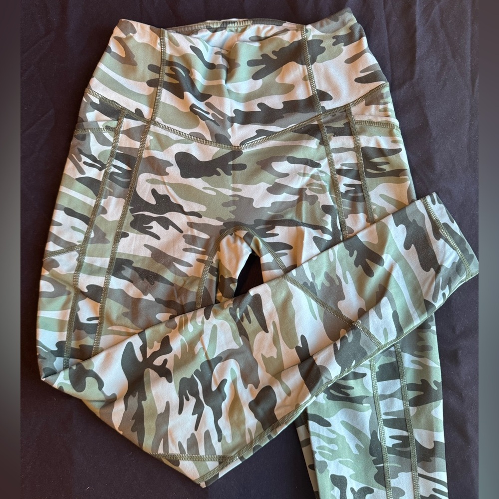Til You Collapse Camouflage High-Waisted Leggings with side pockets